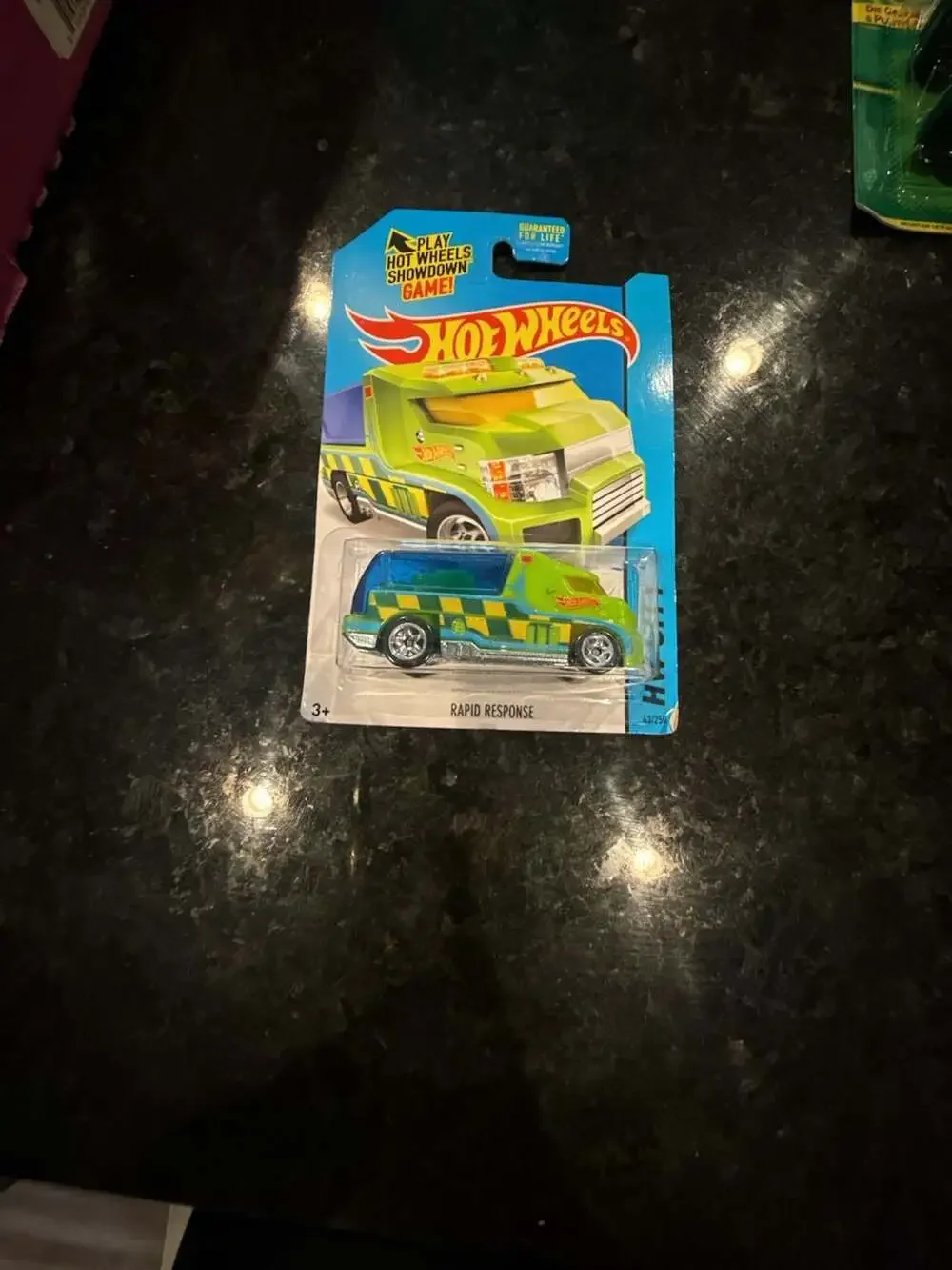 2014 Hot Wheels HW City Rapid Response 43/250 Rescue Vehicle